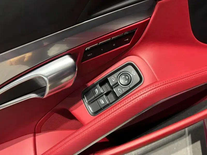 2023 Porsche 718 Boxster 2.0T — миниатюра 20