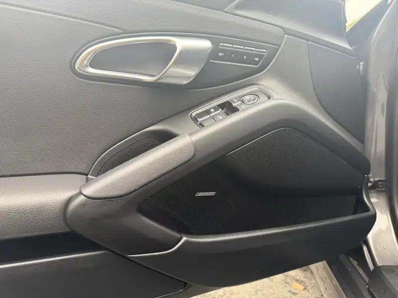 2018 Porsche 718 Boxster 2.0T — миниатюра 13