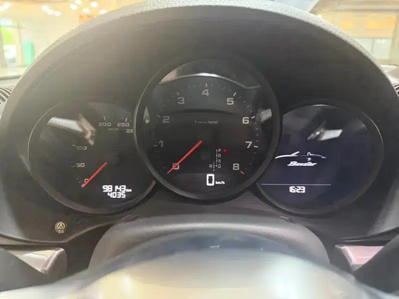 2018 Porsche 718 Boxster 2.0T — миниатюра 10