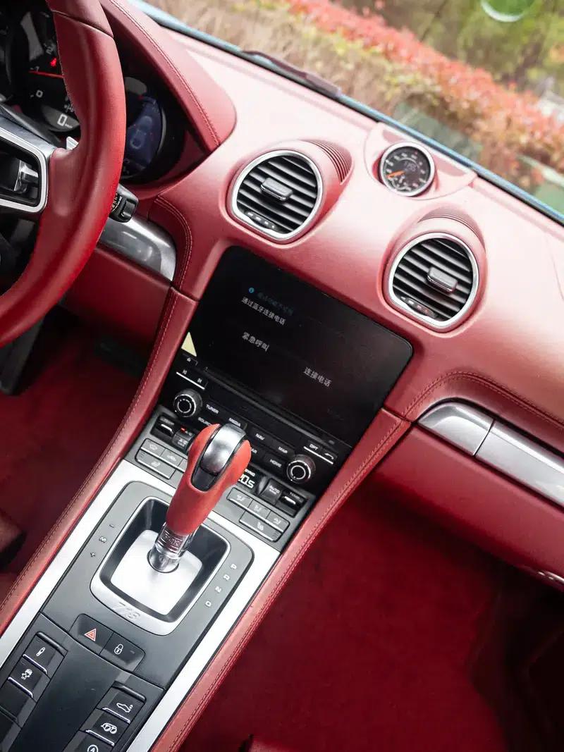 Porsche 718 Cayman 2018 2.0T — миниатюра 15