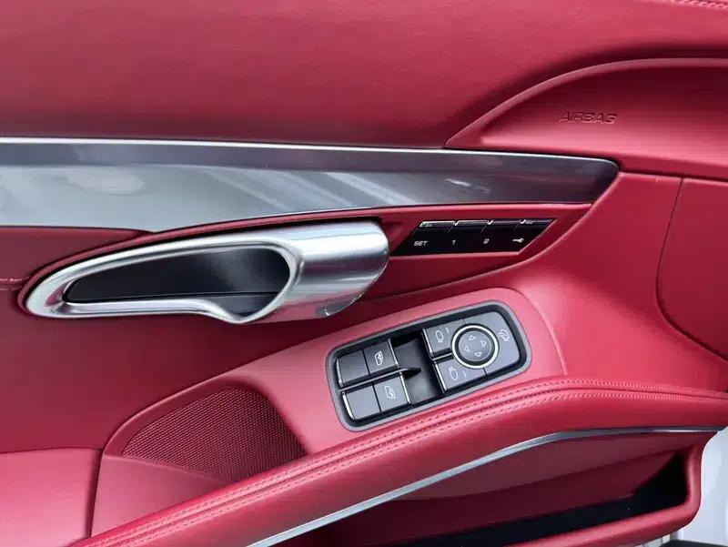 Porsche 718 Cayman 2020 2.0T — миниатюра 15