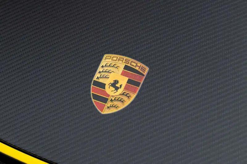 Porsche 718 2022 Cayman GT4 RS 4.0L — миниатюра 4
