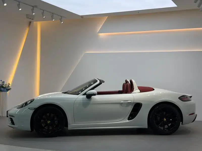 2018 Porsche 718 Boxster 2.0T — миниатюра 4