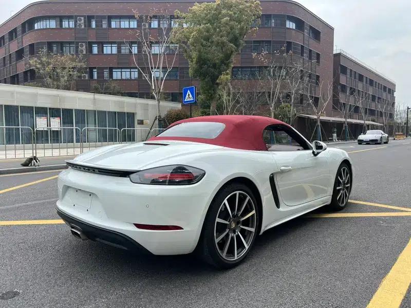 2023 Porsche 718 Boxster 2.0T — миниатюра 7