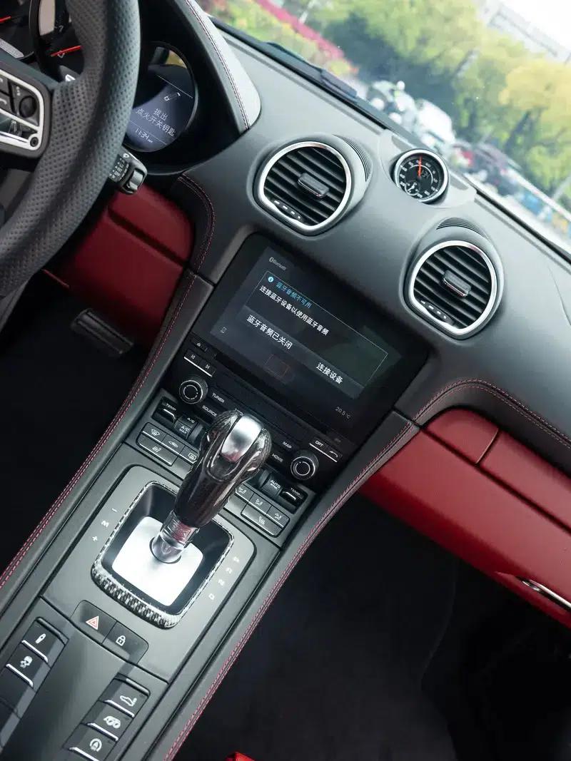 Porsche 718 Cayman 2023 2.0T — миниатюра 9