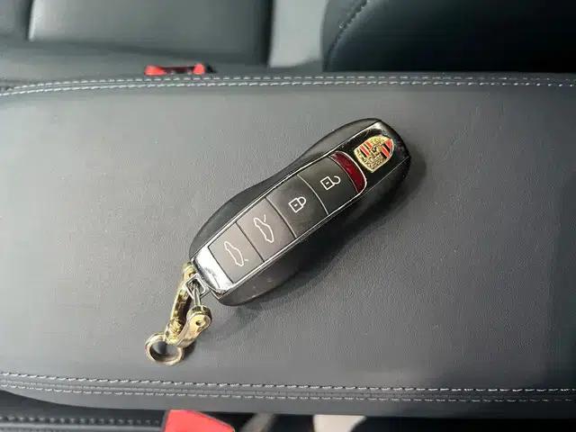 Porsche 718 Cayman 2020 2.0T — миниатюра 11