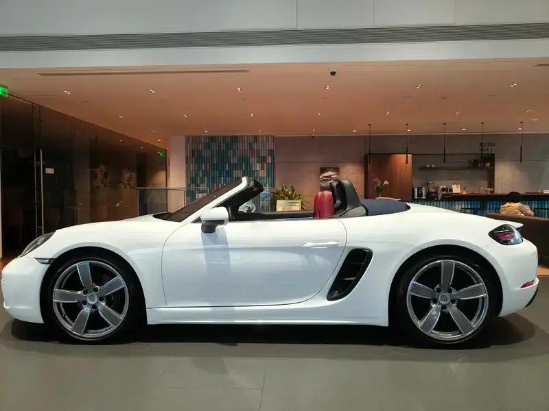 2023 Porsche 718 Boxster 2.0T — миниатюра 3