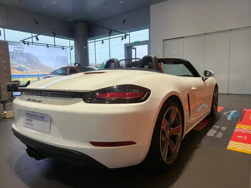 2023 Porsche 718 Boxster 2.0T — миниатюра 5