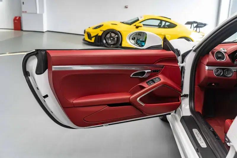 Porsche 718 Cayman 2018 2.0T — миниатюра 12