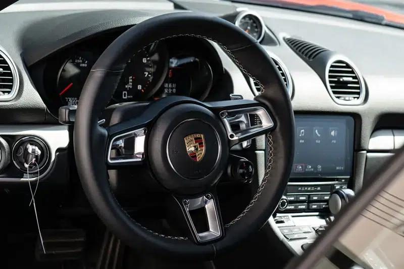 Porsche 718 Cayman 2018 2.0T — миниатюра 16
