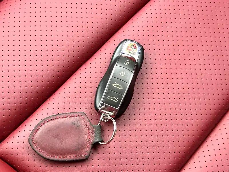 2020 Porsche 718 Boxster 2.0T — миниатюра 11