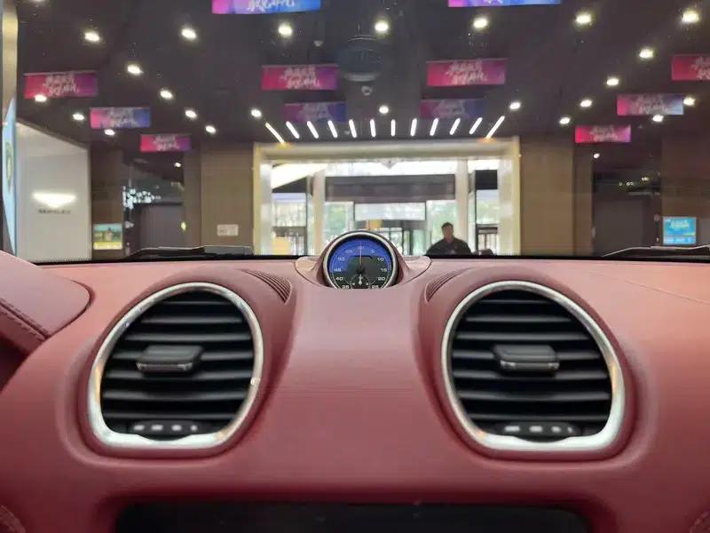 2018 Porsche 718 Boxster 2.0T — миниатюра 8