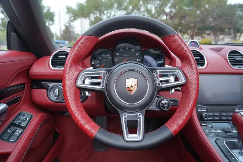 2023 Porsche 718 Boxster T — миниатюра 14