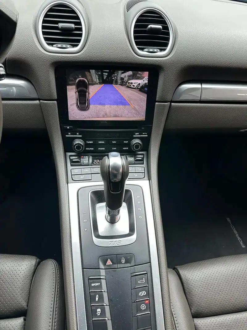 Porsche 718 Cayman 2018 2.0T — миниатюра 8
