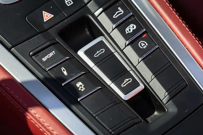 2022 Porsche 718 Boxster 2.0T — миниатюра 20