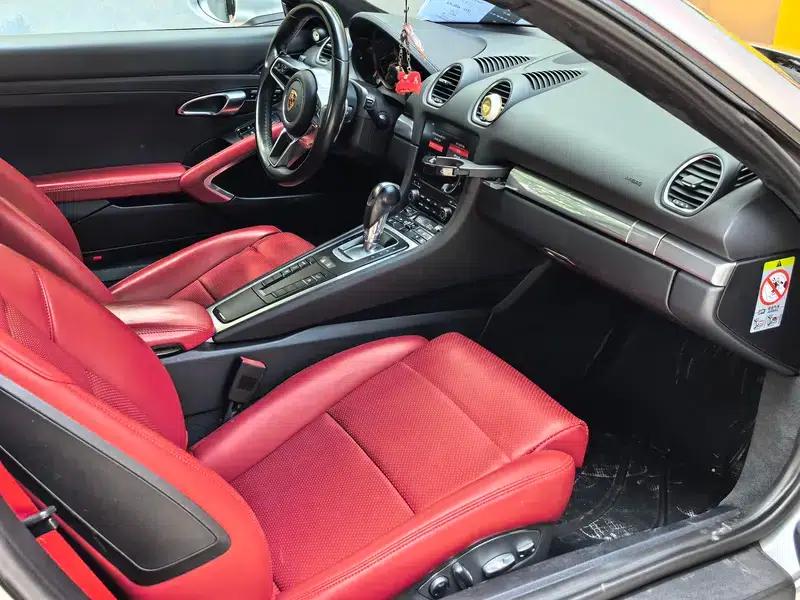 Porsche 718 Cayman 2016 2.0T — миниатюра 9