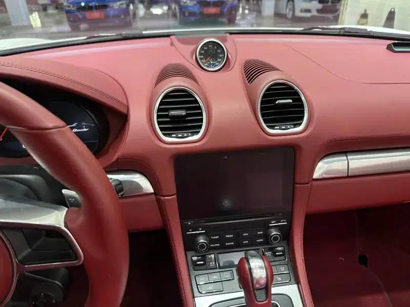 2018 Porsche 718 Boxster 2.0T — миниатюра 8