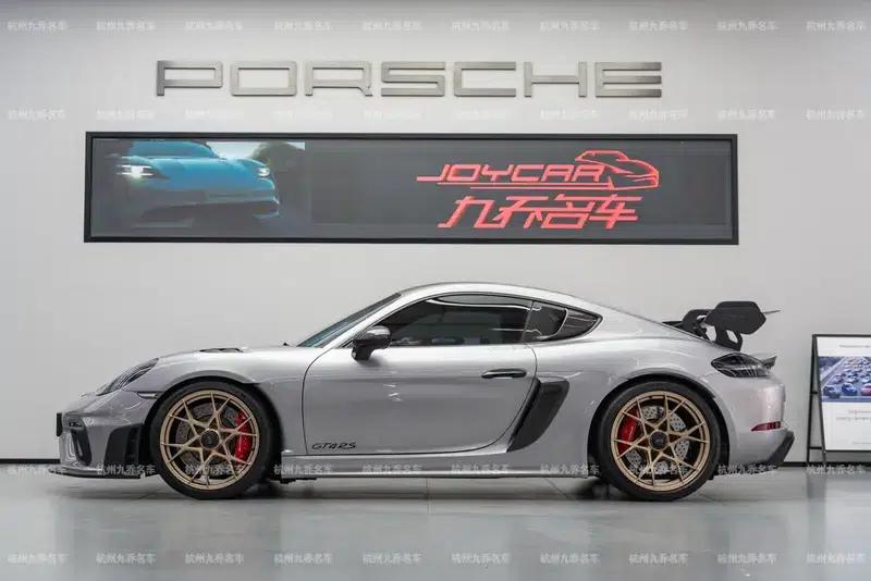 Porsche 718 2022 Cayman GT4 RS 4.0L — миниатюра 4