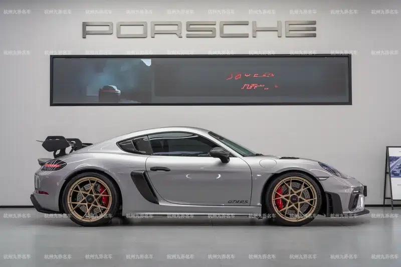 Porsche 718 2022 Cayman GT4 RS 4.0L — миниатюра 8