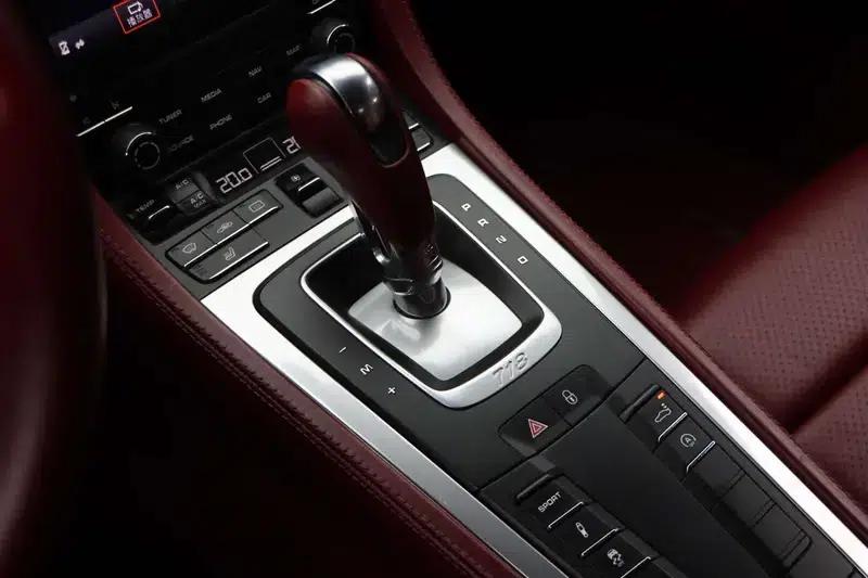 Porsche 718 Cayman 2016 2.0T — миниатюра 17
