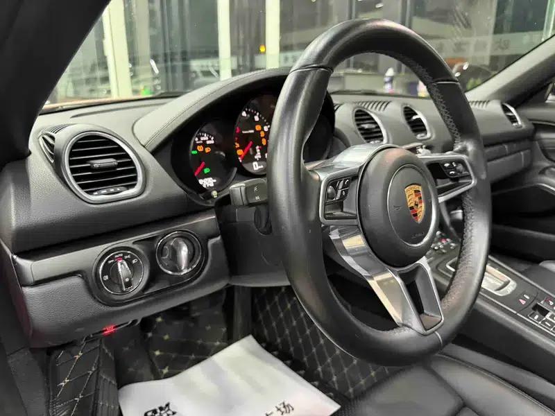 2018 Porsche 718 Boxster 2.0T — миниатюра 10