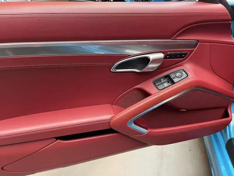 2020 Porsche 718 Boxster 2.0T — миниатюра 13