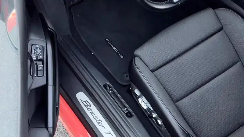 2019 Porsche 718 Boxster T — миниатюра 13