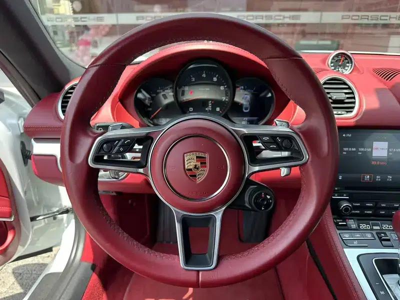 Porsche 718 Cayman 2023 2.0T — миниатюра 6