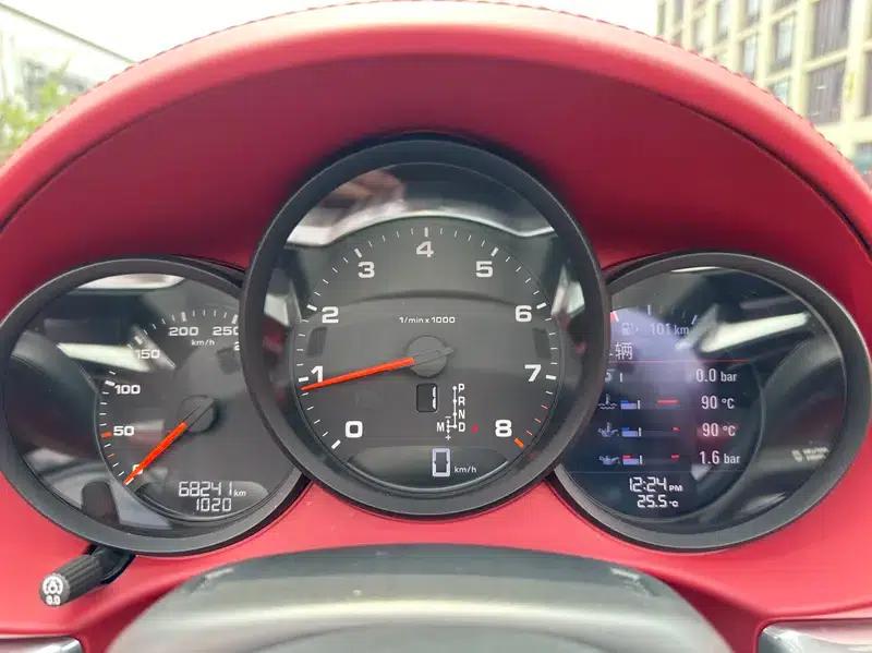 2022 Porsche 718 Boxster 2.0T — миниатюра 9