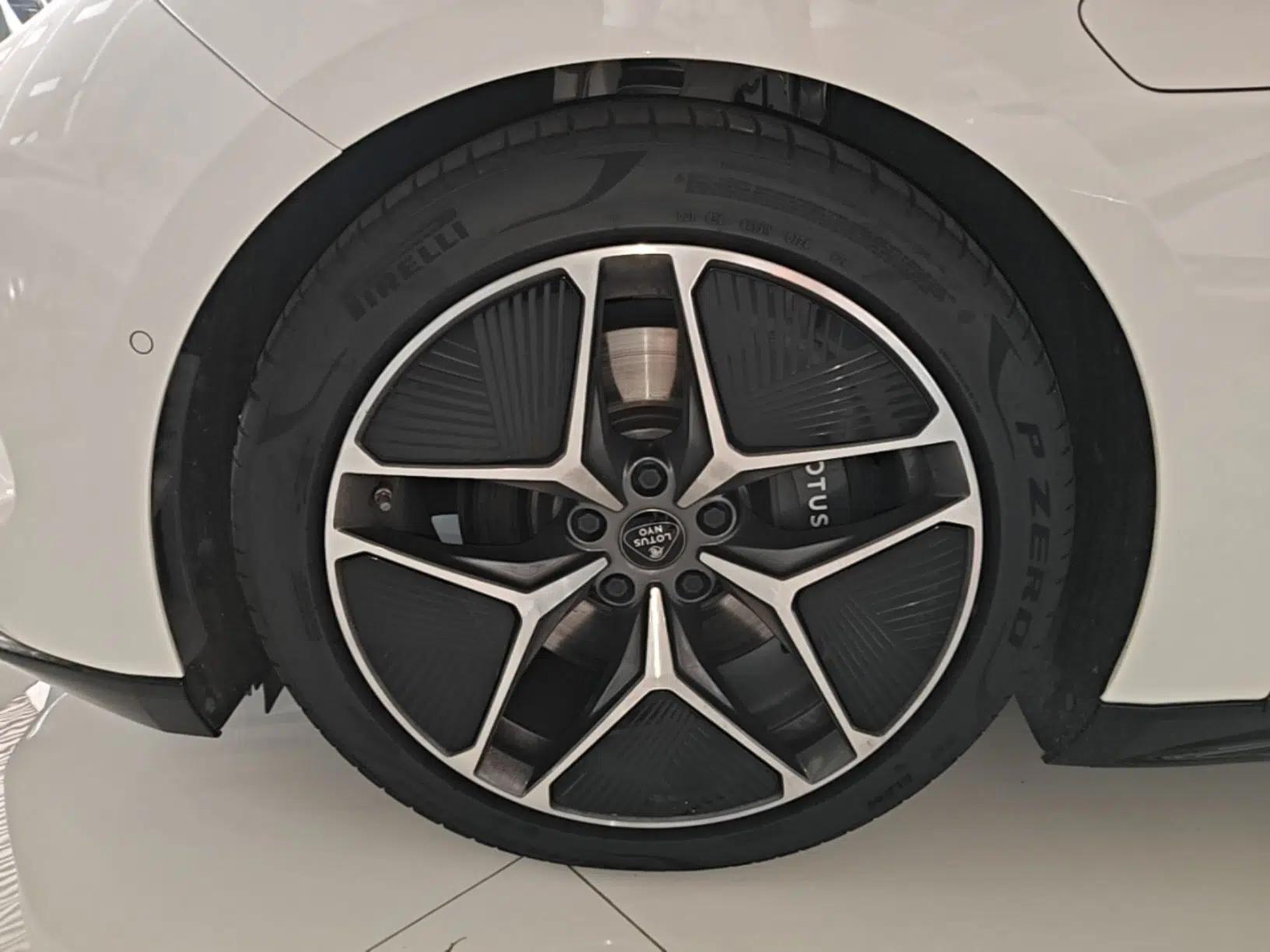 Lotus EMEYA 2024 EMEYA L+ — миниатюра 10