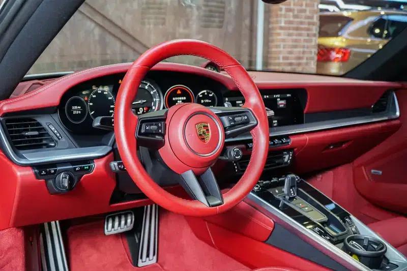 Porsche 911 2020 Carrera 4 3.0T — миниатюра 14