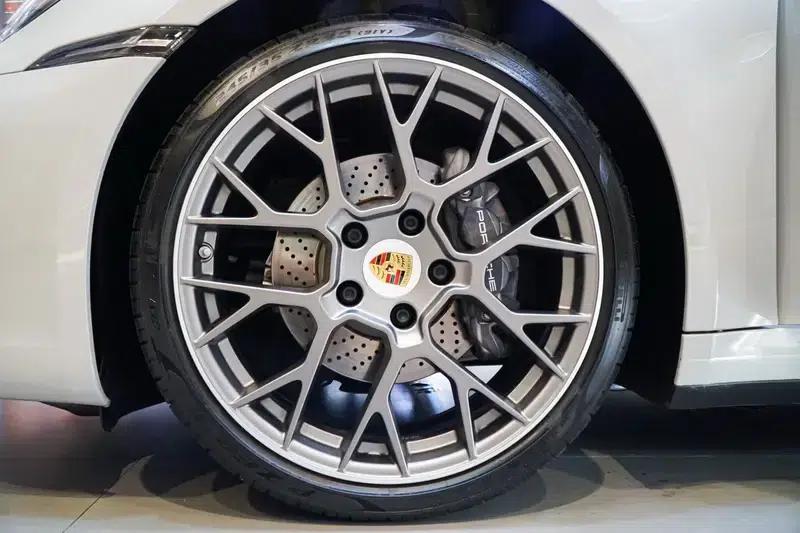 Porsche 911 2020 Carrera 4 3.0T — миниатюра 9