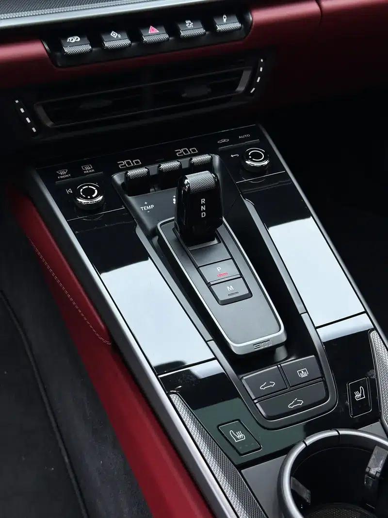 Porsche 911 2019 Carrera 4S 3.0T — миниатюра 17
