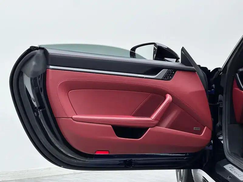 Porsche 911 2019 Carrera 4S 3.0T — миниатюра 23