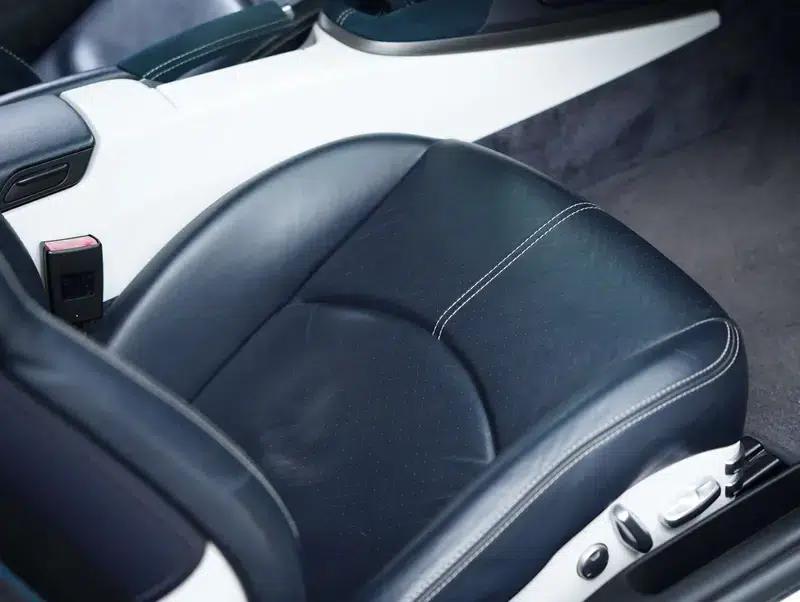 2008 Porsche 911 3.6L Manual 4WD 4-Seater Factory Custom Edition — миниатюра 26