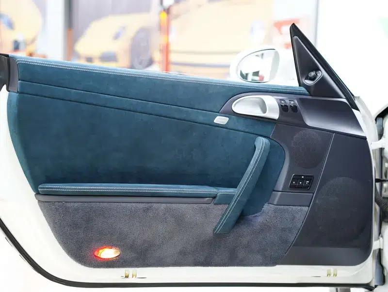 2008 Porsche 911 3.6L Manual 4WD 4-Seater Factory Custom Edition — миниатюра 47