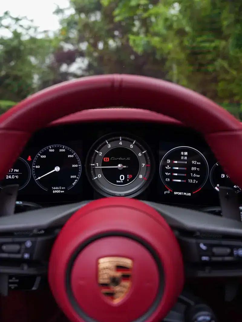 2022 Porsche 911 Turbo S Cabriolet 3.7T — миниатюра 26