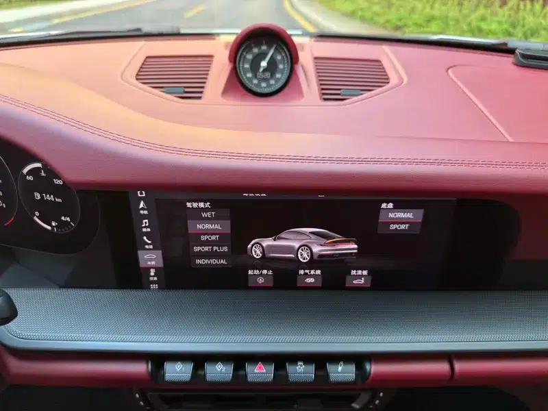 Porsche 911 2020 Carrera 3.0T — миниатюра 8