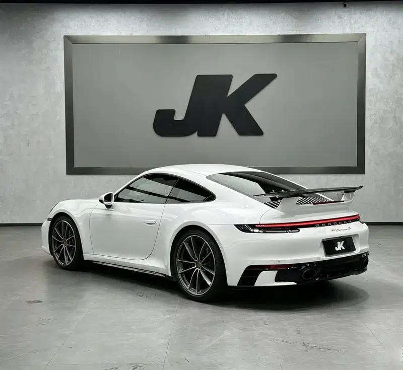 2024 Porsche 911 3.0T Automatic Rear-Wheel Drive 4-Seat Factory Custom Edition — миниатюра 4