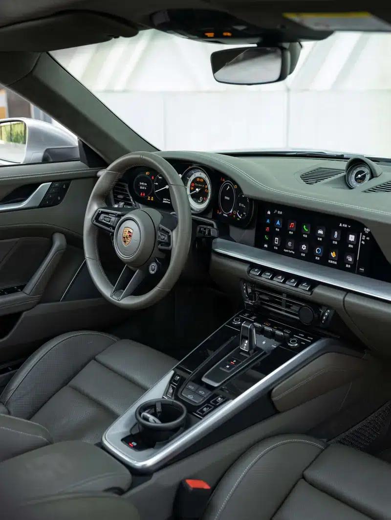 2022 Porsche 911 Turbo S 3.7T — миниатюра 16