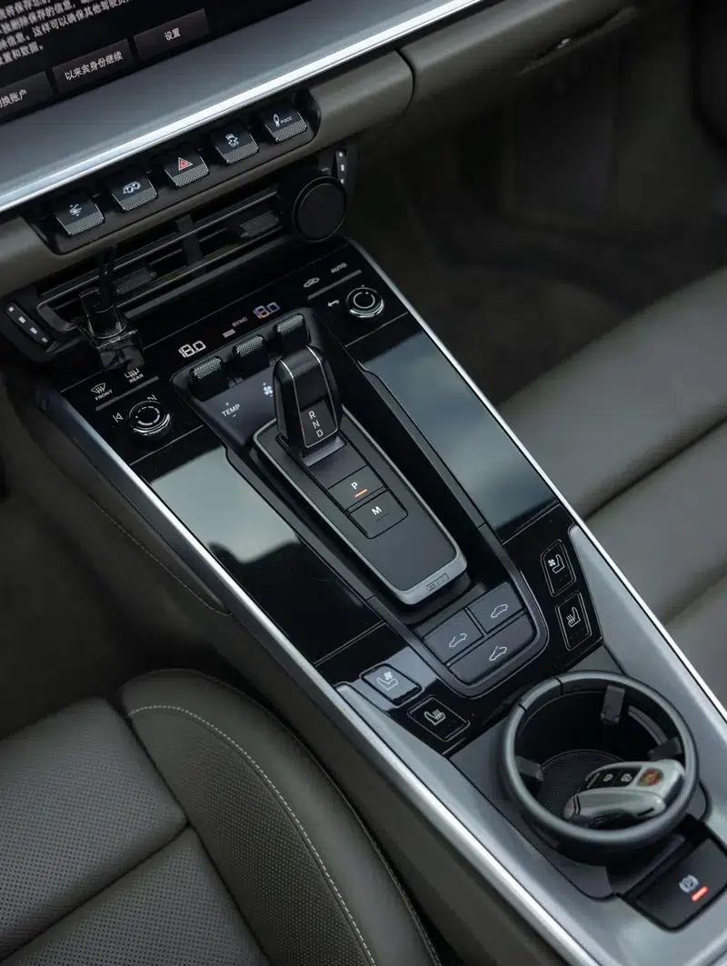 2022 Porsche 911 Turbo S 3.7T — миниатюра 18