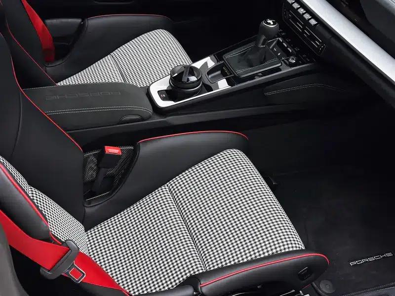 2024 Porsche 911 4.0L Automatic Rear-Wheel Drive 2-Seater (Parallel Import) — миниатюра 14