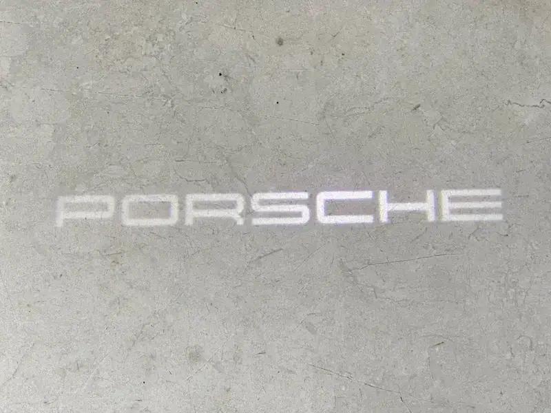 2024 Porsche 911 4.0L Automatic Rear-Wheel Drive 2-Seater (Parallel Import) — миниатюра 17