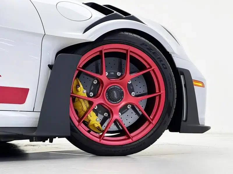 2024 Porsche 911 4.0L Automatic Rear-Wheel Drive 2-Seater (Parallel Import) — миниатюра 21