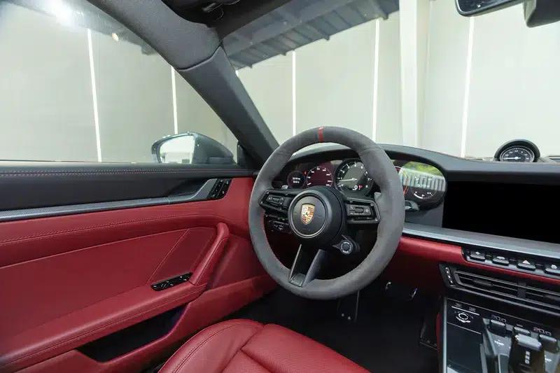 2022 Porsche 911 Carrera 4S 3.0T — миниатюра 15