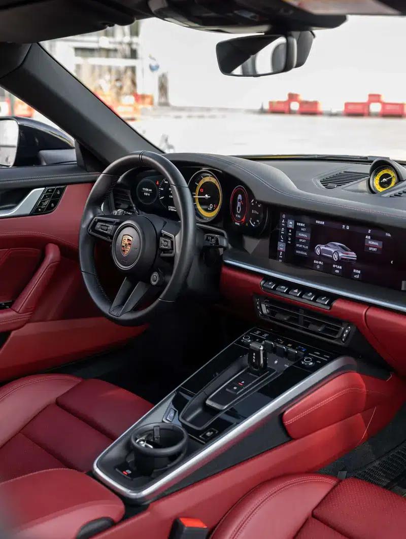 2022 Porsche 911 Carrera 4S 3.0T — миниатюра 17