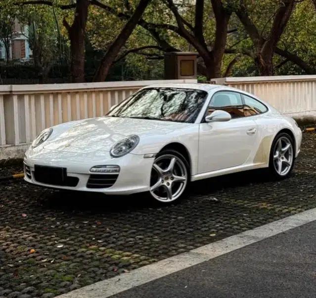 2010 Porsche 911 Carrera 4 3.6L — миниатюра 1