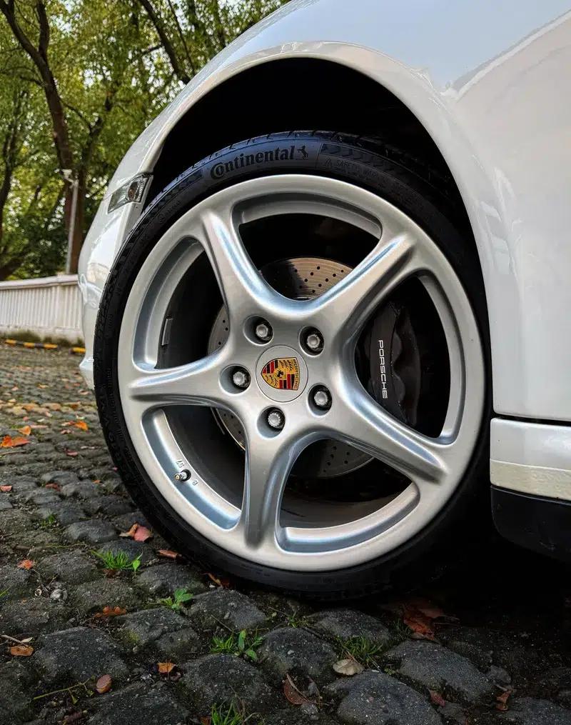 2010 Porsche 911 Carrera 4 3.6L — миниатюра 7