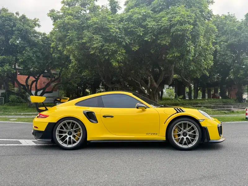 Porsche 911 2018 GT2 RS — миниатюра 6