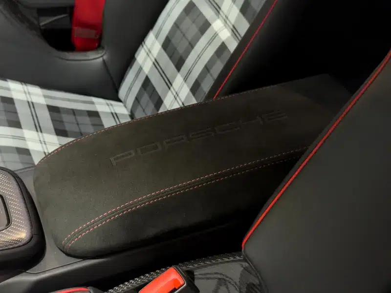 2024 Porsche 911 4.0L Automatic Rear-Wheel Drive 2-Seater (Parallel Import) — миниатюра 11